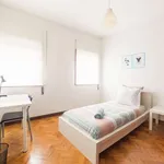 Rent 3 bedroom apartment in porto