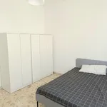 Rent 4 bedroom apartment in Bari