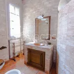 Rent 10 bedroom house of 600 m² in Appiano Gentile