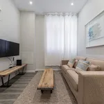 Rent 4 bedroom apartment of 40 m² in Madrid