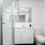 Rent 2 bedroom apartment in altona