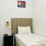 Rent a room in lisbon