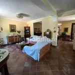 Rent 5 bedroom house of 283 m² in Avellino