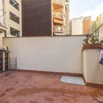 Rent 4 bedroom apartment in Barcelona