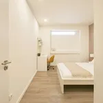 Rent a room in lisbon