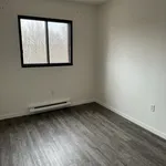 Rent 5 bedroom apartment in Sherbrooke