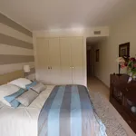 Alquilo 2 dormitorio apartamento de 120 m² en Puerto Banús