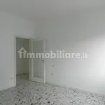 Affitto 3 camera appartamento di 85 m² in Pavia