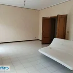 Affitto 5 camera appartamento di 111 m² in Catania