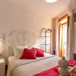 Rent a room of 80 m² in lisbon