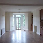 Rent 3 bedroom flat in Wales