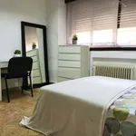 Rent a room of 220 m² in Madrid