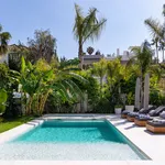 Rent 6 bedroom house of 567 m² in Marbella