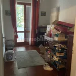 Affitto 5 camera casa di 207 m² in Piacenza