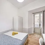 Rent a room of 150 m² in lisbon