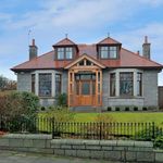 Rent 5 bedroom house in Scotland