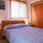 Rent a room of 90 m² in valencia