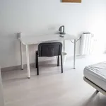 Rent a room of 150 m² in valencia