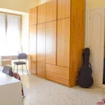 Rent a room of 80 m² in rome