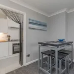 Rent 2 bedroom apartment in Brighton