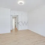 Rent 4 bedroom apartment of 215 m² in Lisbon