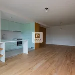 Rent 2 bedroom apartment of 94 m² in Porto