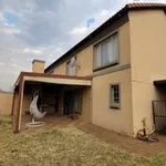 Rent 3 bedroom apartment of 125 m² in Pretoria