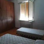 Rent 3 bedroom apartment in Modena