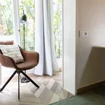 Rent a room of 98 m² in barcelona