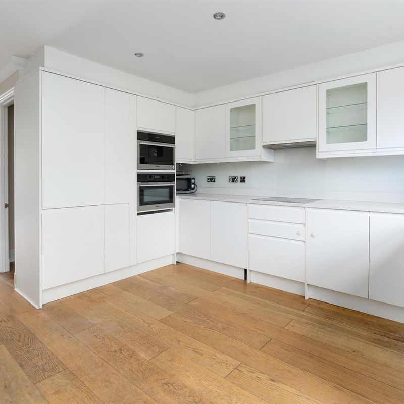 Apartment for rent at Ardleigh Road, England Lamb Corner