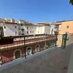 Affitto 3 camera appartamento di 124 m² in Naples