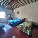 Affitto 5 camera casa di 112 m² in Arezzo