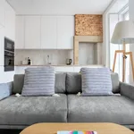 Rent 1 bedroom apartment of 607 m² in Lisbon