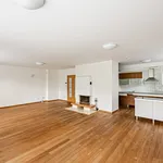 Pronajměte si 5 ložnic/e dům o rozloze 350 m² v Prague