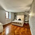 Rent 4 bedroom house of 300 m² in Napoli