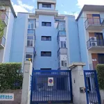 Affitto 4 camera appartamento di 124 m² in Catania