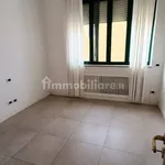 Affitto 5 camera appartamento di 113 m² in Naples