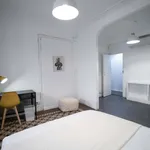 Rent a room of 208 m² in Valencia