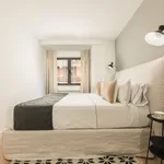 Rent 1 bedroom apartment of 484 m² in Madrid