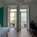 Rent a room of 170 m² in lisbon