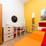 Rent a room of 150 m² in madrid