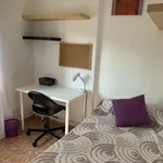 Rent a room of 70 m² in Madrid