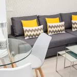 Rent 3 bedroom apartment of 40 m² in Madrid