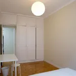 Rent 6 bedroom apartment in Lisbon