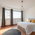 Rent a room of 186 m² in Stuttgart