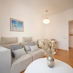 Rent 4 bedroom apartment of 55 m² in Barcelona