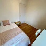 Rent a room of 150 m² in madrid