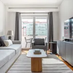 Rent 4 bedroom apartment of 102 m² in Lisbon