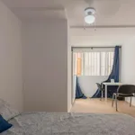 Rent 5 bedroom apartment in Valencia