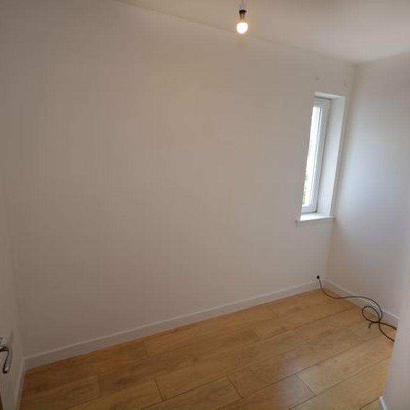 Flat to rent in Speirs Court, Park Terrace, Brightons FK2